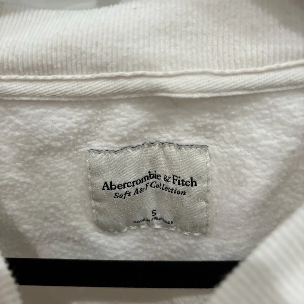 Abercrombie Chicago Bulls White Sweatshirt - Picture 3 of 5